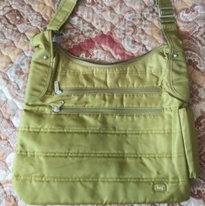 Lug crossbody